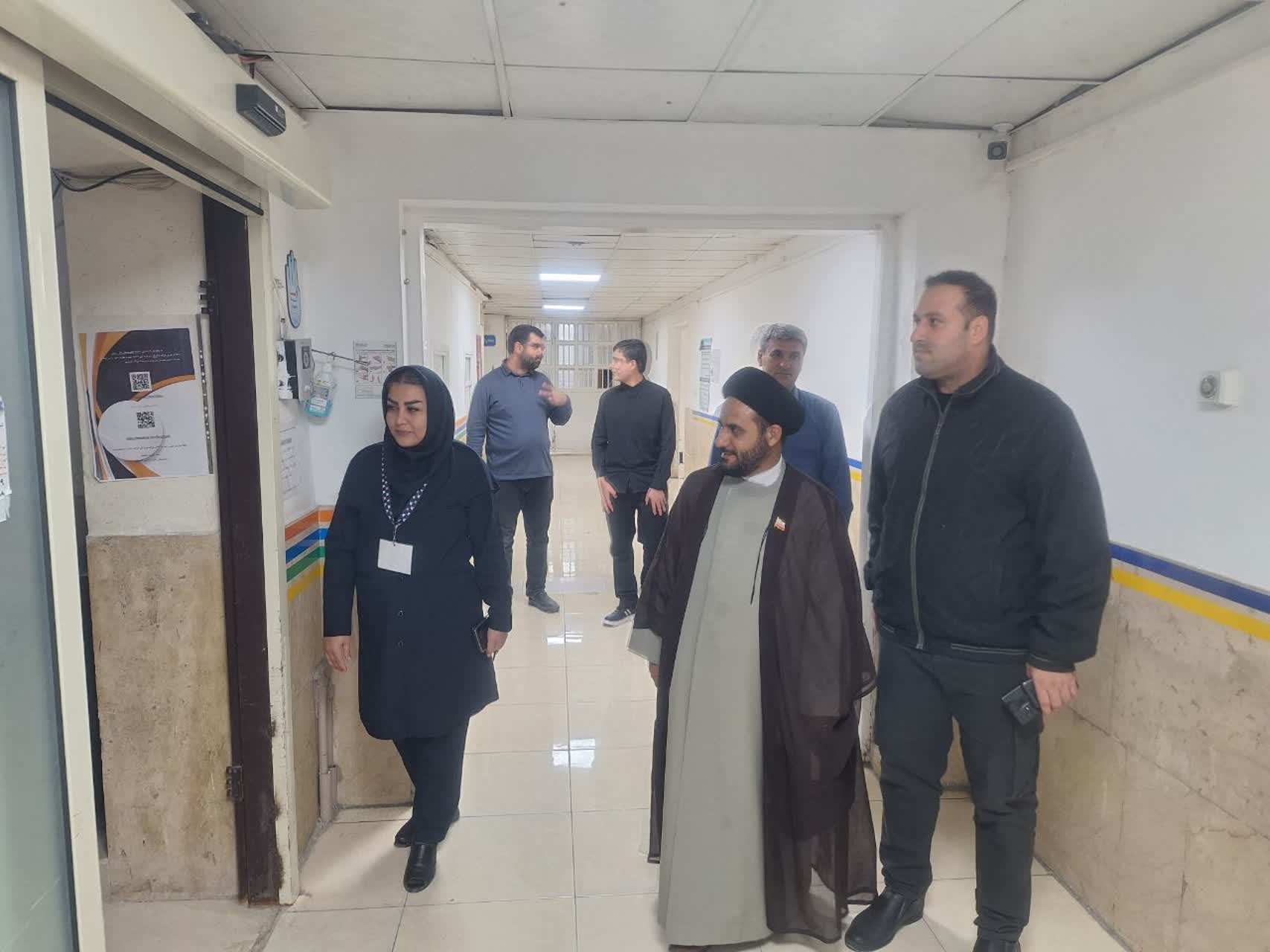 بازدید سرزده شبانه امام جمعه گچساران به همراه  مدیر شبکه بهداشت و درمان شهرستان از بیمارستان شهید رجایی این شهر 